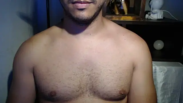 Snapshot of thommerxxx chatting on 06-11-26, 04:10 thommerxxx online show from 06-11-26, 04:10