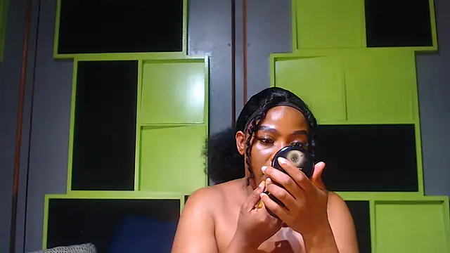 SexyAssDivaxxx online show from 10-13-25, 04:34