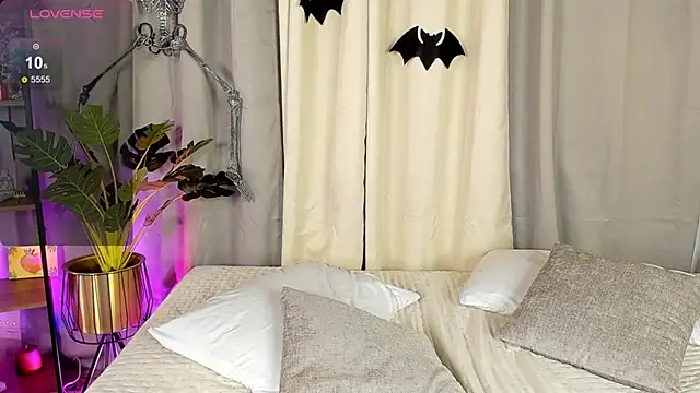 Amy art online show from 10-10-25, 10:09