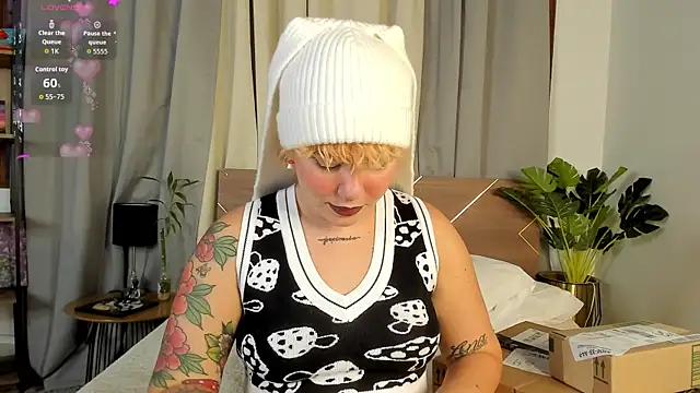 Amy art online show from 01-09-26, 09:16