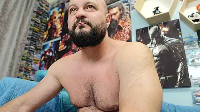 Snapshot of Muscle_Bear chatting on 09-18-25, 04:03 Muscle Bear online show from 09-18-25, 04:03
