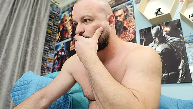 Snapshot of Muscle_Bear chatting on 10-04-25, 05:16 Muscle Bear online show from 10-04-25, 05:16