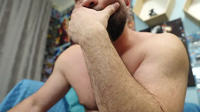 Muscle Bear online show from 11-18-25, 07:02