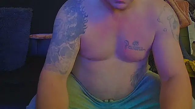 AwesomePapaya online show from 12-16-25, 11:43