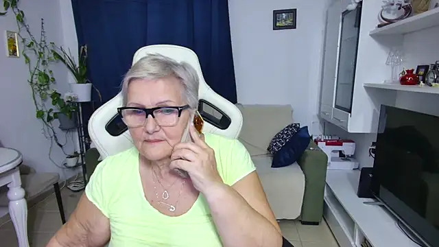 Selenna57 online show from 04-19-26, 06:10