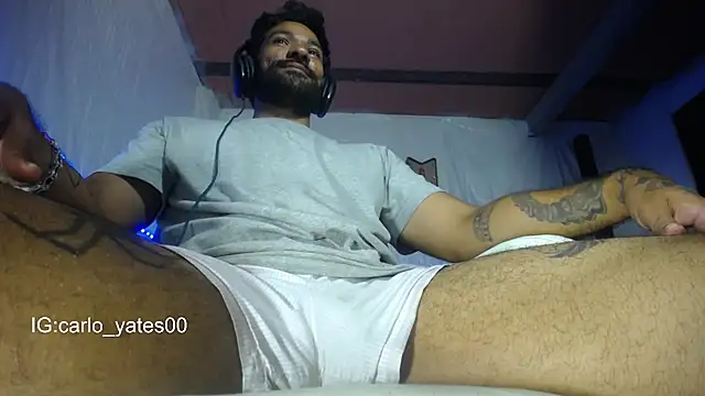 Snapshot of Carlo_yates chatting on 05-10-26, 05:01 Carlo yates online show from 05-10-26, 05:01