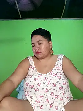 hotpussyxxx33x online show from 04-28-26, 05:12