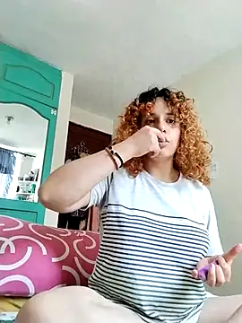 EmmaMelissa0521 online show from 12-19-25, 06:15