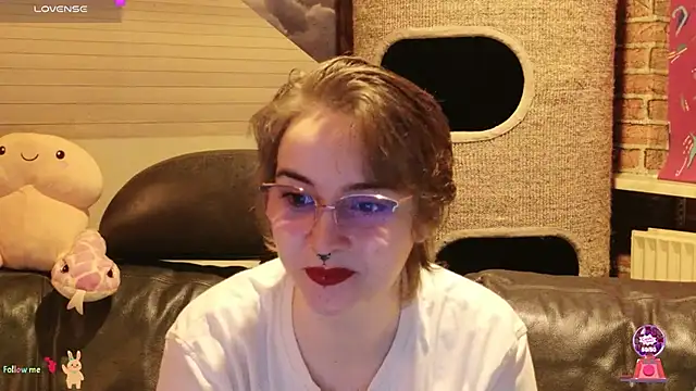 Snapshot of GamerGirl_Eve chatting on 11-13-25, 07:24 GamerGirl Eve online show from 11-13-25, 07:24