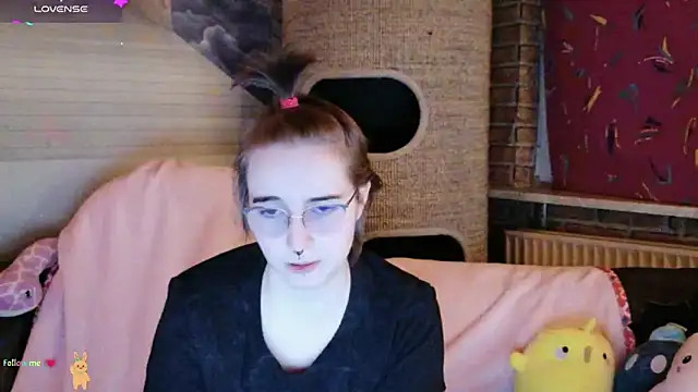 Snapshot of GamerGirl_Eve chatting on 12-04-25, 06:16 GamerGirl Eve online show from 12-04-25, 06:16