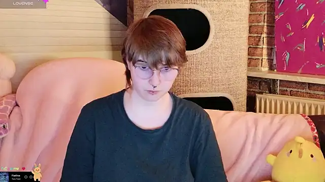 Snapshot of GamerGirl_Eve chatting on 12-16-25, 06:02 GamerGirl Eve online show from 12-16-25, 06:02