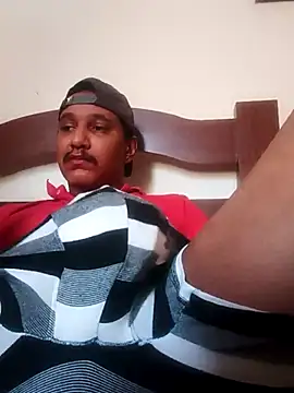 Snapshot of Faelpauzudo13 chatting on 02-23-26, 12:35 Faelpauzudo13 online show from 02-23-26, 12:35