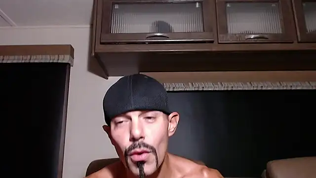 Snapshot of ThickD2C chatting on 07-05-26, 07:32 ThickD2C online show from 07-05-26, 07:32