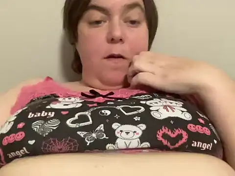 Snapshot of ParisNova chatting on 12-04-24, 11:57 ParisNova online show from 12-04-24, 11:57