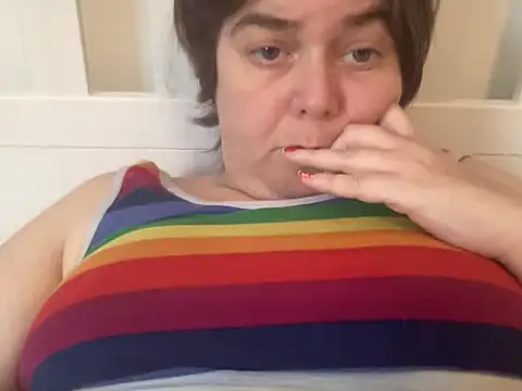 Snapshot of ParisNova chatting on 12-22-24, 02:38 ParisNova online show from 12-22-24, 02:38