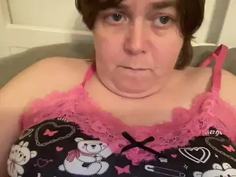 Snapshot of ParisNova chatting on 12-30-24, 09:08 ParisNova online show from 12-30-24, 09:08