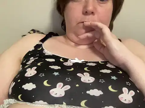 Snapshot of ParisNova chatting on 01-27-25, 11:00 ParisNova online show from 01-27-25, 11:00