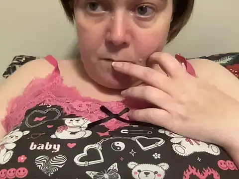 Snapshot of ParisNova chatting on 02-05-25, 02:29 ParisNova online show from 02-05-25, 02:29