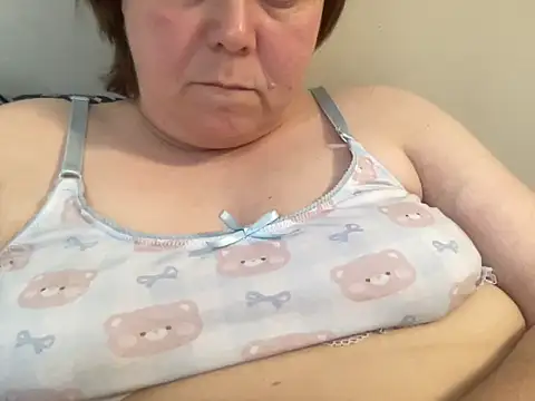 Snapshot of ParisNova chatting on 02-09-25, 04:07 ParisNova online show from 02-09-25, 04:07