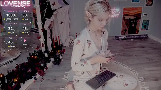 Snapshot of Careful_i_bite chatting on 11-13-25, 05:28 Careful i bite online show from 11-13-25, 05:28