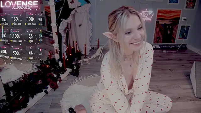 Snapshot of Careful_i_bite chatting on 11-14-25, 05:39 Careful i bite online show from 11-14-25, 05:39