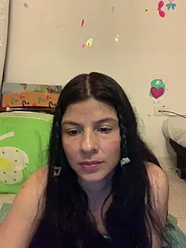 Snapshot of Estefani_32 chatting on 04-29-26, 05:30 Estefani 32 online show from 04-29-26, 05:30