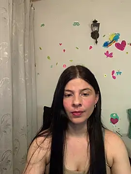 Snapshot of Estefani_32 chatting on 05-04-26, 08:05 Estefani 32 online show from 05-04-26, 08:05