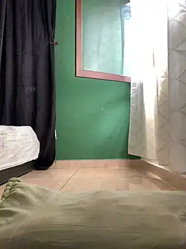 Snapshot of Estefani_32 chatting on 05-15-26, 05:09 Estefani 32 online show from 05-15-26, 05:09