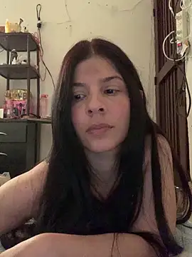 Snapshot of Estefani_32 chatting on 05-16-26, 06:28 Estefani 32 online show from 05-16-26, 06:28