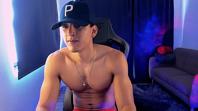 Liam V online show from 03-19-25, 06:44