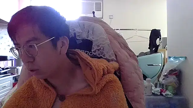 Snapshot of charlie_xdd chatting on 03-08-25, 03:28 charlie xdd online show from 03-08-25, 03:28