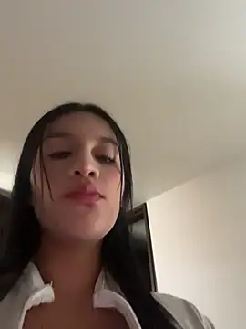 Snapshot of Emmily_19 chatting on 05-25-26, 08:59 Emmily 19 online show from 05-25-26, 08:59