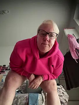 Snapshot of barbara260974 chatting on 03-14-26, 01:27 barbara260974 online show from 03-14-26, 01:27