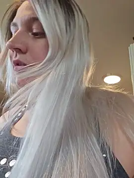 ScarletCallings420 online show from 06-25-26, 03:39