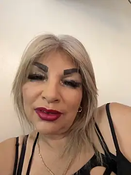 Snapshot of scarlett_sexx69 chatting on 02-26-26, 11:42 scarlett sexx69 online show from 02-26-26, 11:42