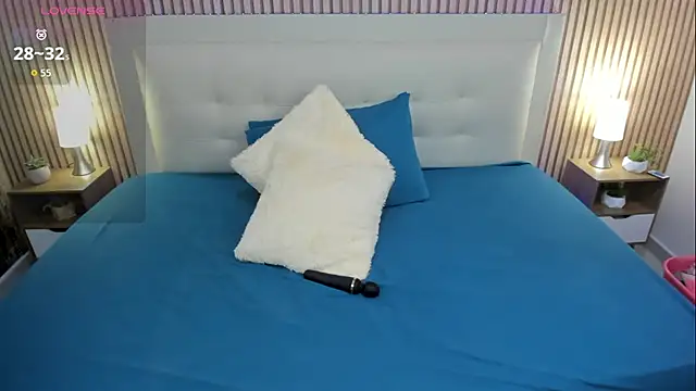 Snapshot of olivia_love_ chatting on 11-06-25, 08:21 olivia love online show from 11-06-25, 08:21