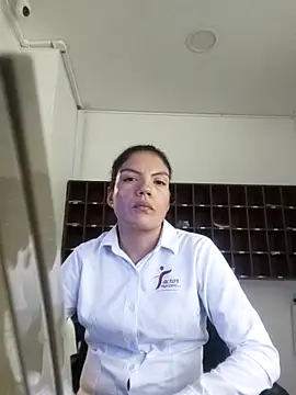 Snapshot of zoey_1824 chatting on 03-17-25, 04:51 zoey 1824 online show from 03-17-25, 04:51