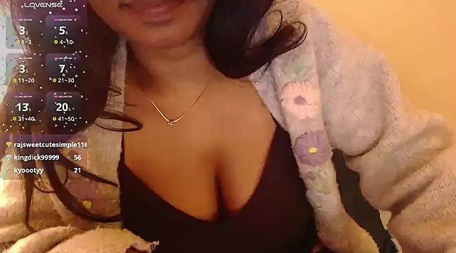 Snapshot of skyyiii chatting on 01-15-25, 06:08 skyyiii online show from 01-15-25, 06:08