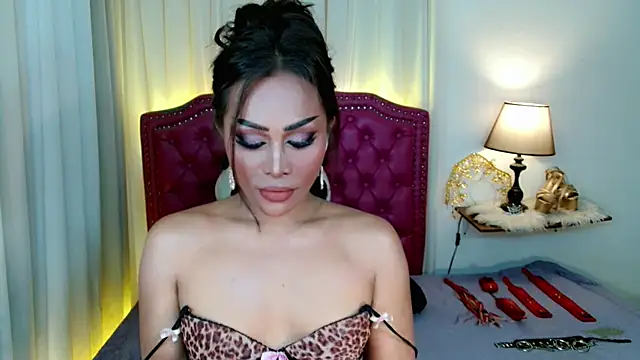 Snapshot of DreamLADYBOY chatting on 06-05-26, 06:52 DreamLADYBOY online show from 06-05-26, 06:52