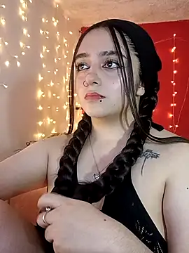 Snapshot of IvonneT chatting on 02-21-25, 05:56 IvonneT online show from 02-21-25, 05:56