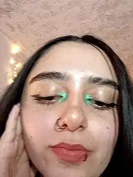 Snapshot of IvonneT chatting on 02-28-25, 11:12 IvonneT online show from 02-28-25, 11:12