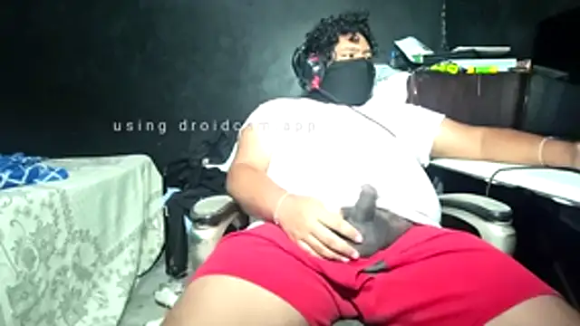 Snapshot of mikfgh50 chatting on 11-02-25, 10:23 mikfgh50 online show from 11-02-25, 10:23