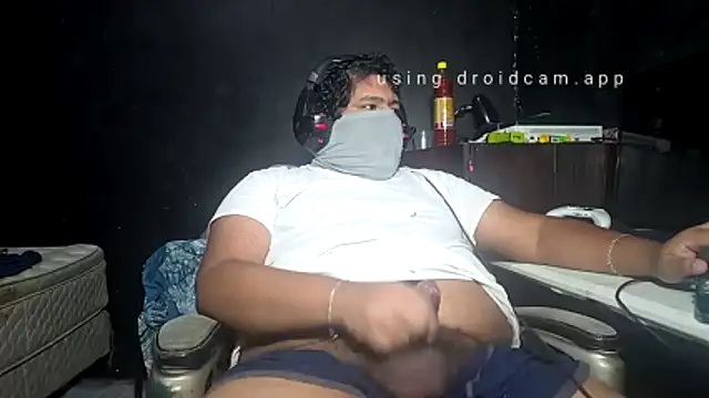 Snapshot of mikfgh50 chatting on 11-27-25, 02:13 mikfgh50 online show from 11-27-25, 02:13