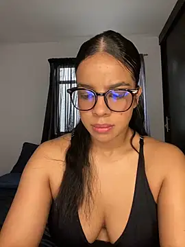 trianawhite online show from 03-05-26, 03:08