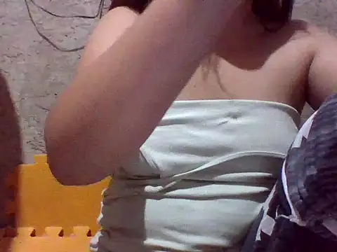 Snapshot of Beatrice143 chatting on 10-16-25, 09:16 Beatrice143 online show from 10-16-25, 09:16