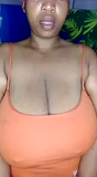 Snapshot of winterqueenx chatting on 01-10-25, 01:21 winterqueenx online show from 01-10-25, 01:21