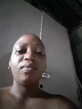 Snapshot of winterqueenx chatting on 03-09-25, 04:05 winterqueenx online show from 03-09-25, 04:05