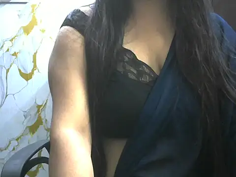 Snapshot of Bold-Radhika chatting on 05-07-26, 10:42 Bold-Radhika online show from 05-07-26, 10:42