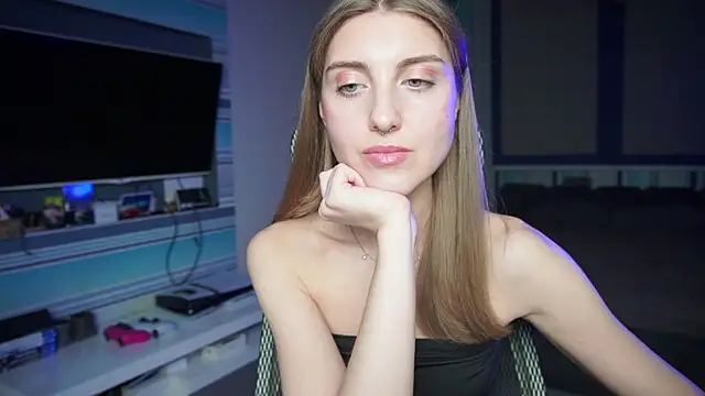 Snapshot of CassiaBlade1 chatting on 10-15-25, 03:45 CassiaBlade1 online show from 10-15-25, 03:45