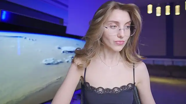 CassiaBlade1 online show from 04-11-26, 04:33